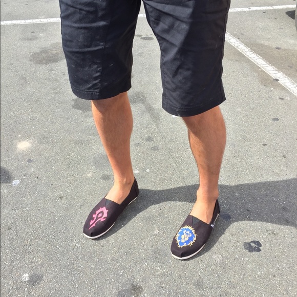 World of Warcraft custom hand painted TOMS - Picture 2 of 3